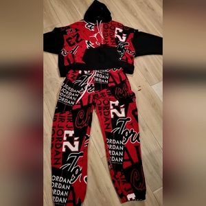 I'M selling a red and black jordan sweat outfit: women size large
